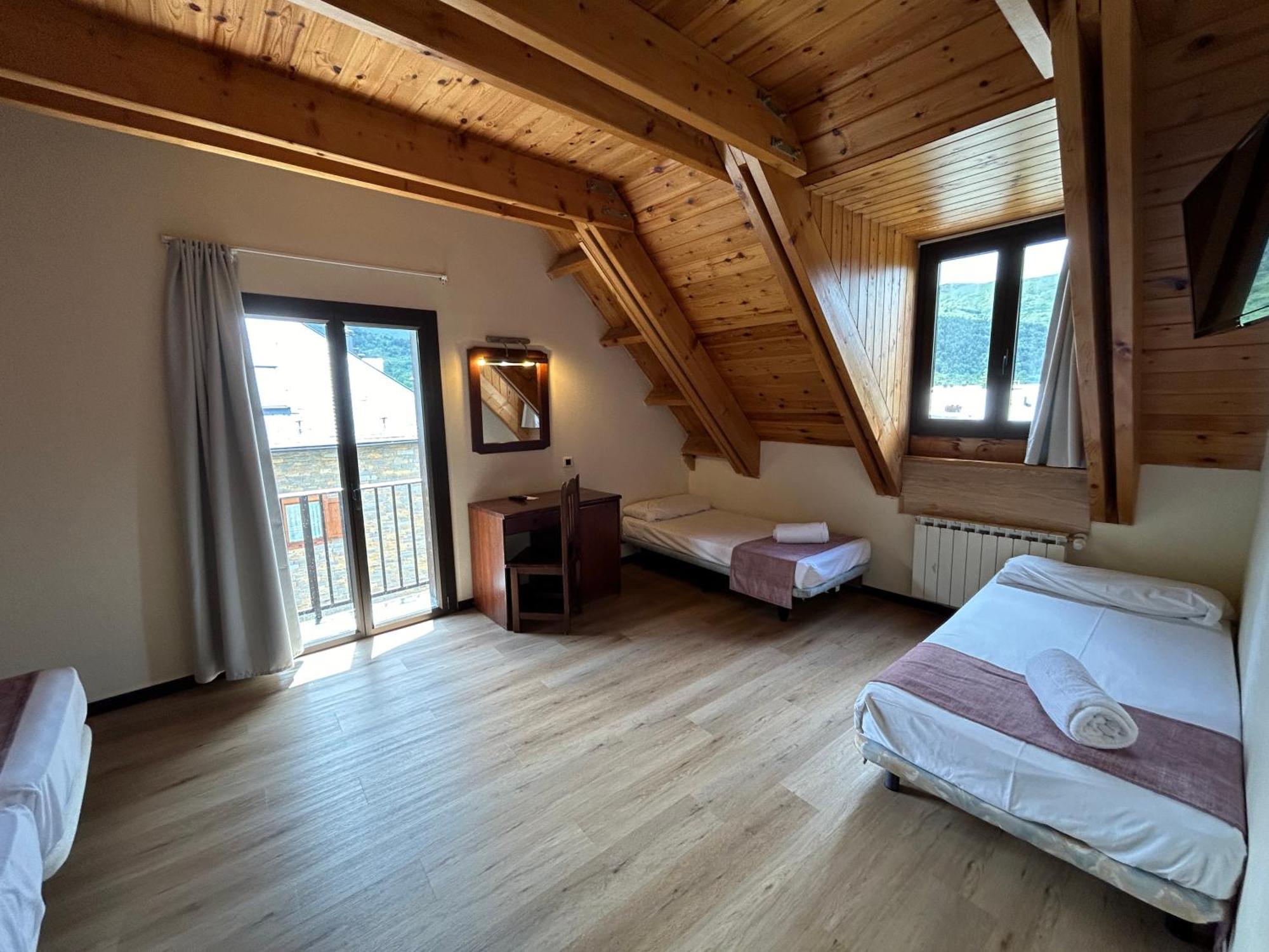 Hotel Romanic Estación Екстериор снимка
